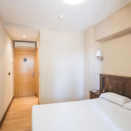 Hotel Alda Avenida 圣地亚哥－德孔波斯特拉 外观 照片