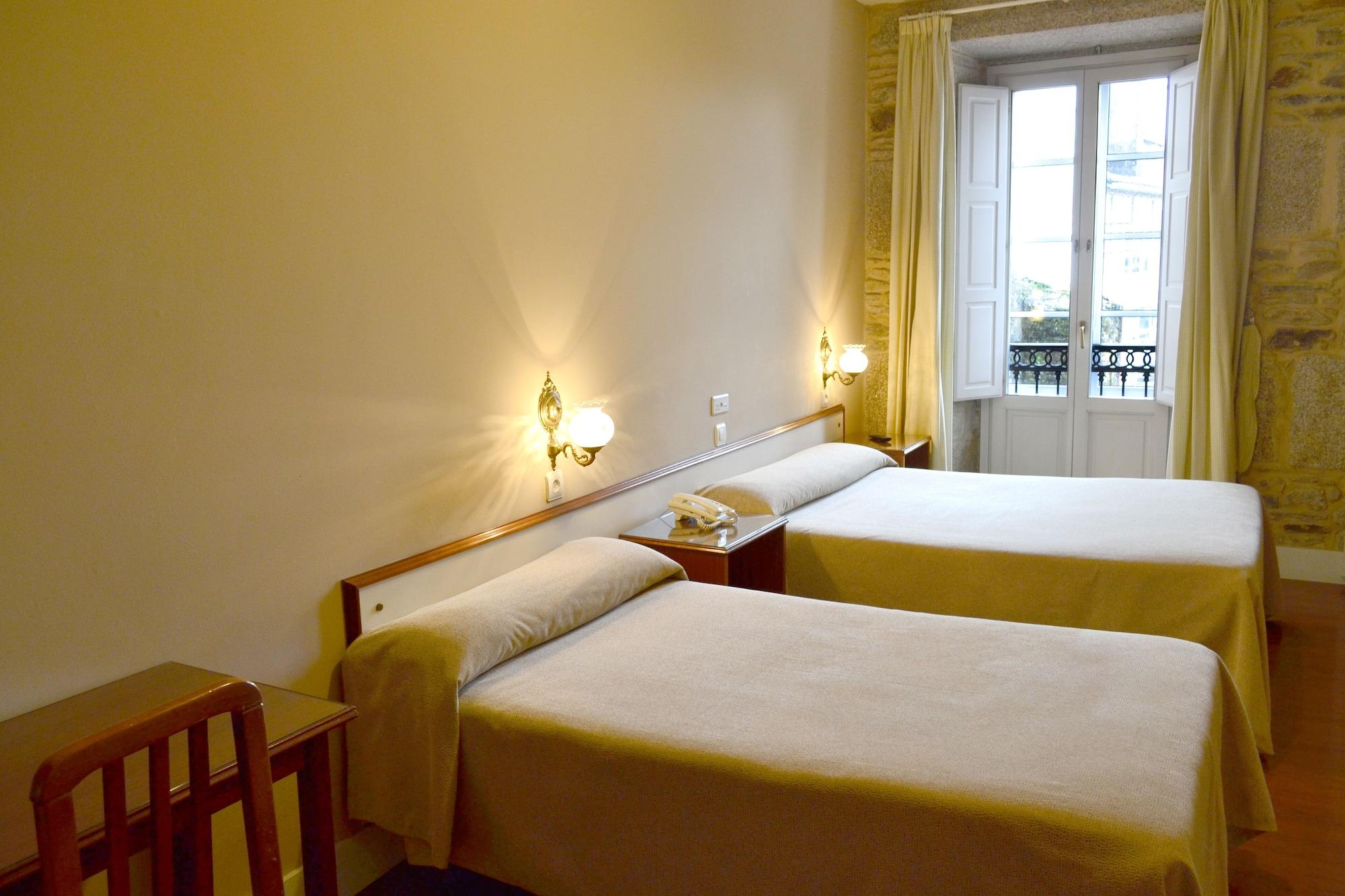 Hotel Alda Avenida 圣地亚哥－德孔波斯特拉 外观 照片