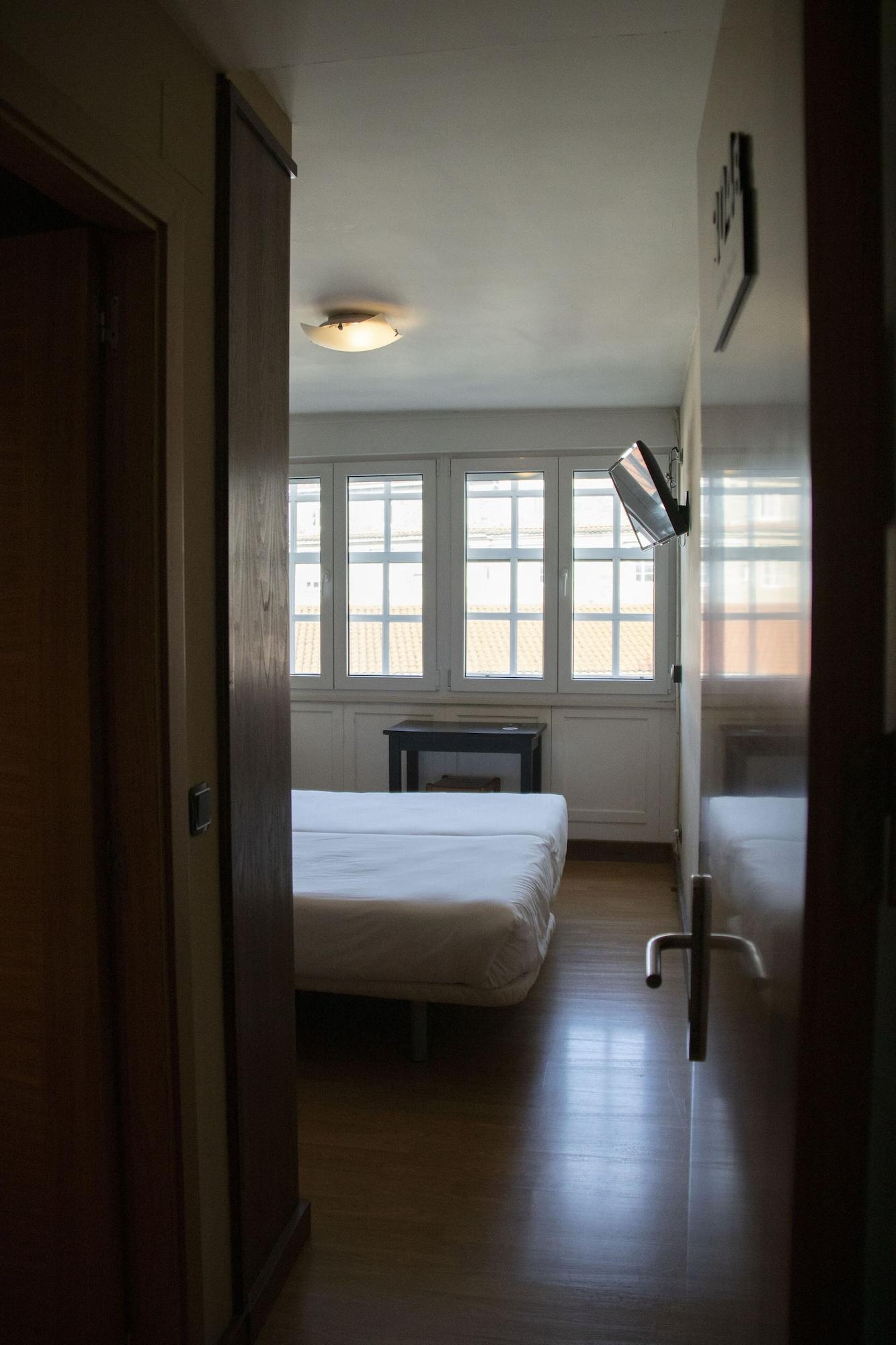 Hotel Alda Avenida 圣地亚哥－德孔波斯特拉 外观 照片