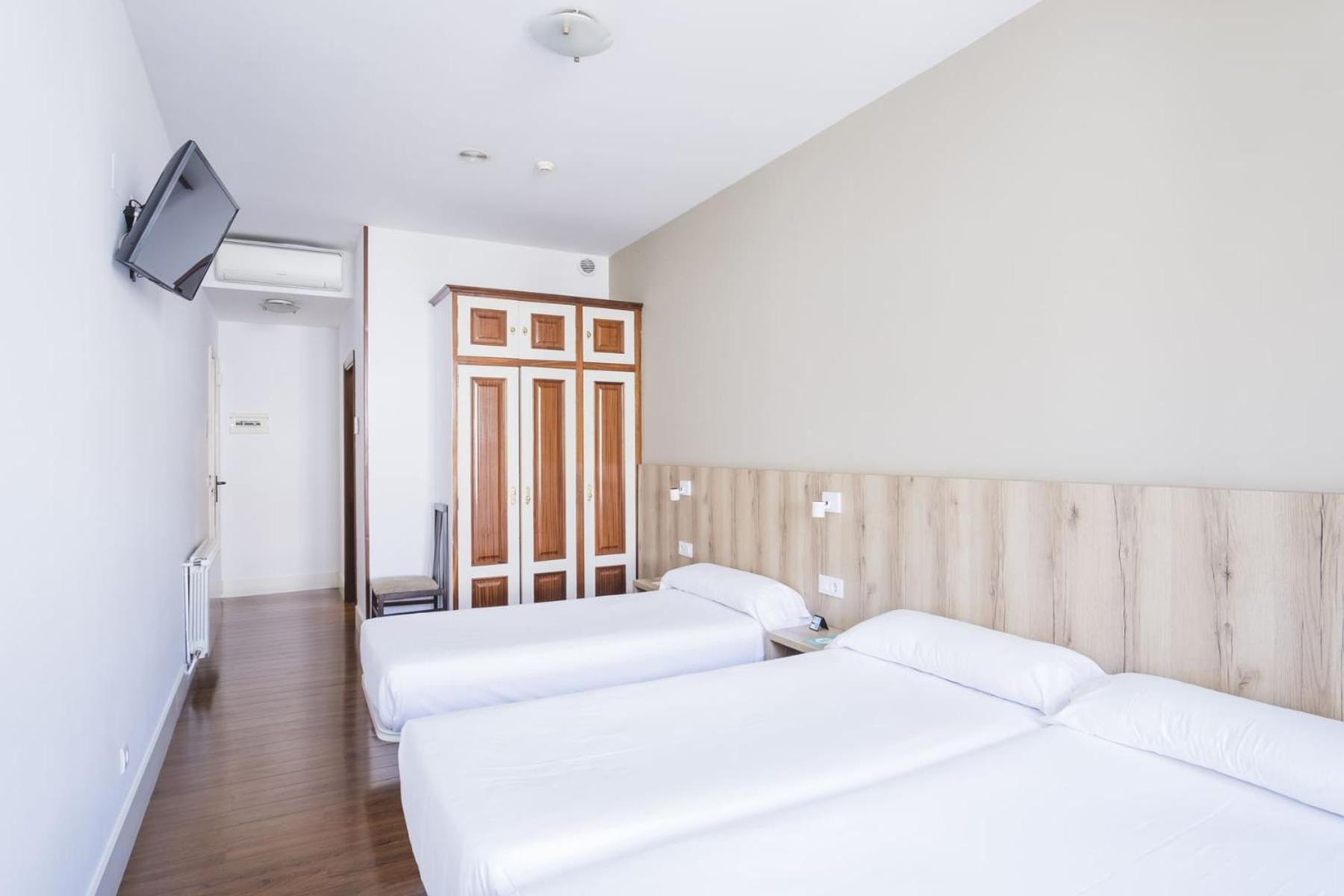 Hotel Alda Avenida 圣地亚哥－德孔波斯特拉 外观 照片