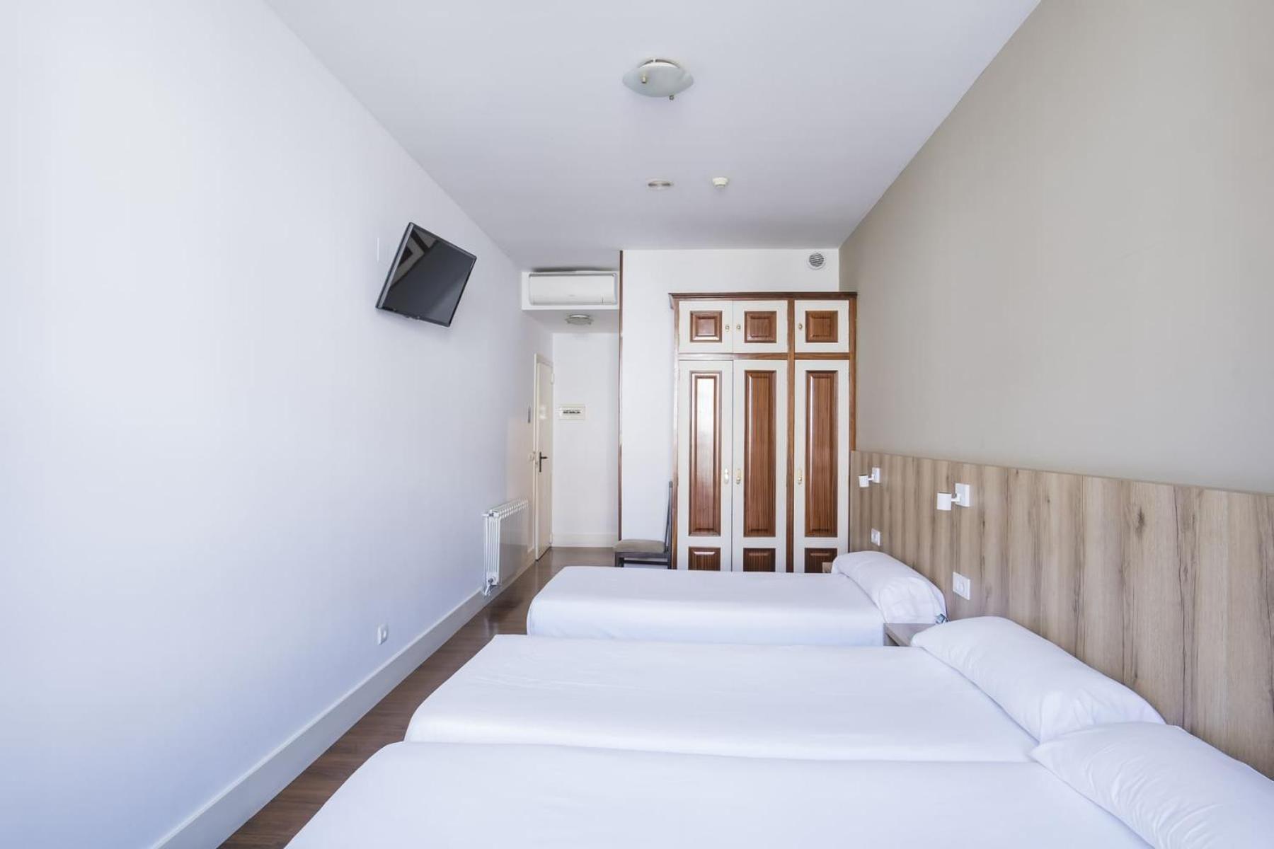 Hotel Alda Avenida 圣地亚哥－德孔波斯特拉 外观 照片