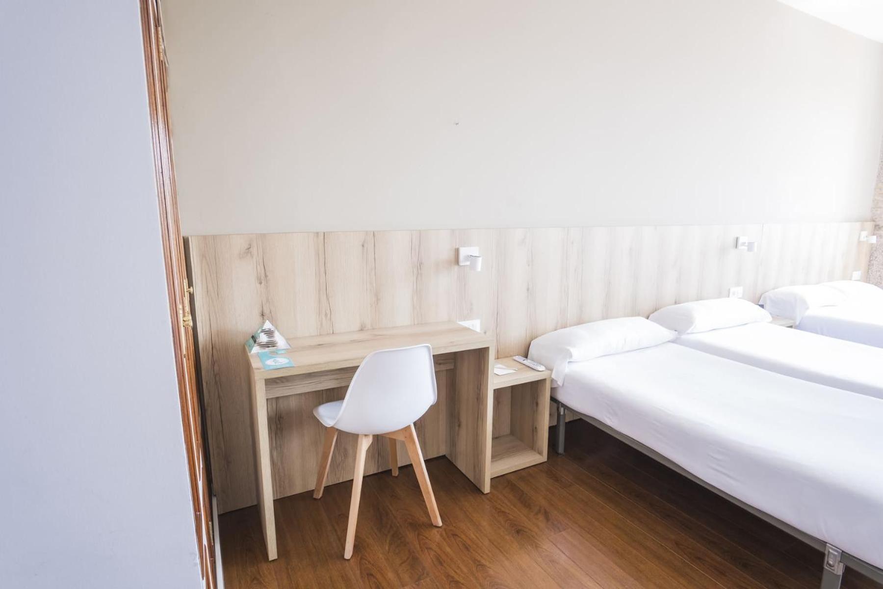 Hotel Alda Avenida 圣地亚哥－德孔波斯特拉 外观 照片
