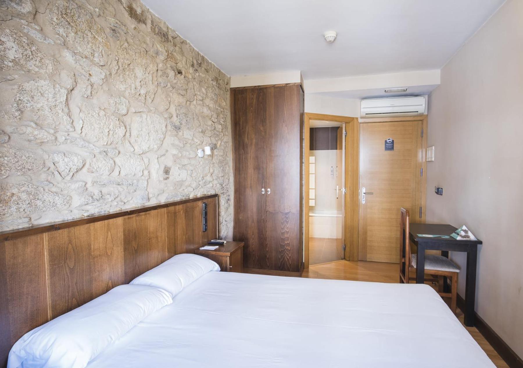Hotel Alda Avenida 圣地亚哥－德孔波斯特拉 外观 照片