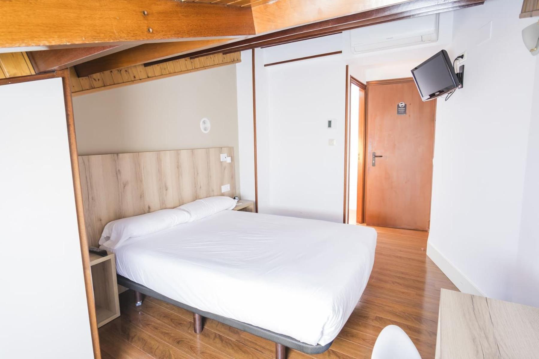 Hotel Alda Avenida 圣地亚哥－德孔波斯特拉 外观 照片